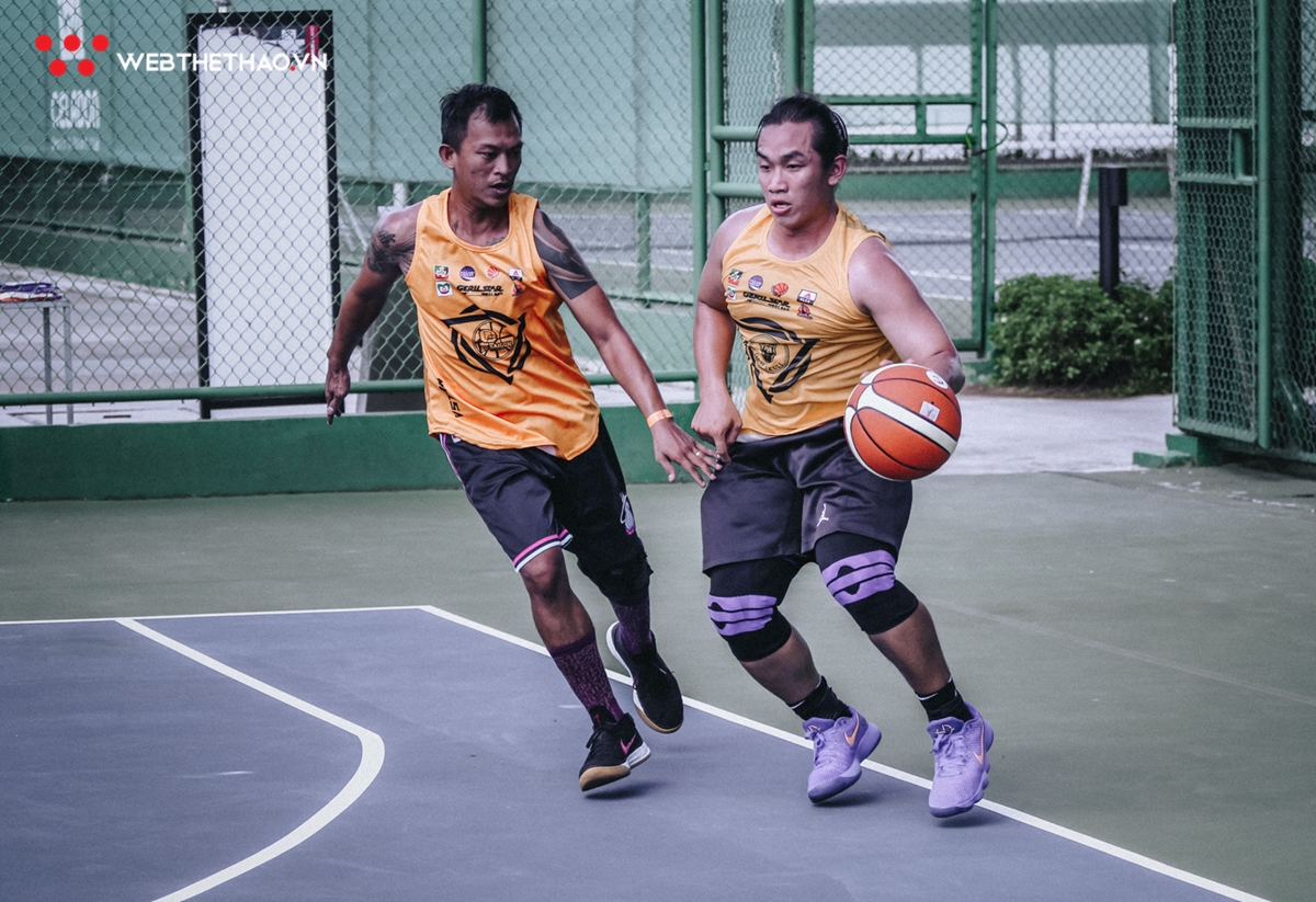 Khai mạc giải Bóng rổ 4x4 Vstar League 2019: Cháy hết mình cùng quả bóng cam bất chấp cái nắng chói chang Khai mạc giải Bóng rổ 4x4 Vstar League 2019: Cháy hết mình cùng quả bóng cam bất chấp cái nắng chói chang